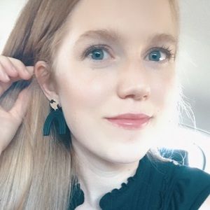 Meet your Posher, Alyssa